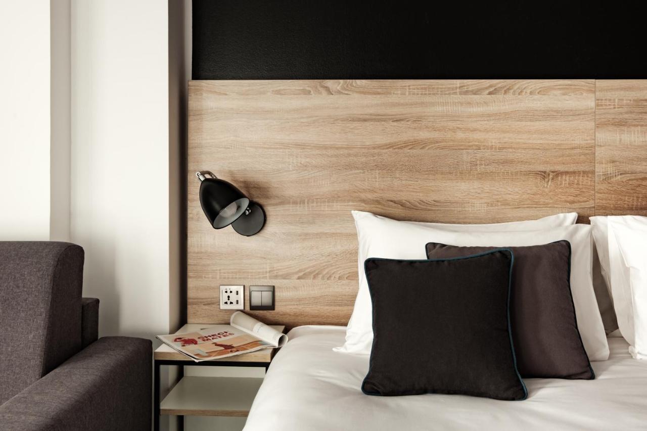 Be.Hotel Saint Julian's Exterior photo The headboard of a double room at the hotel